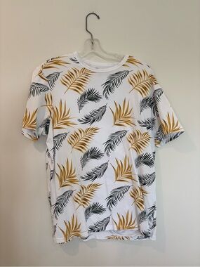 Free Planet White Short-Sleeve Shirt with Mustard and Black Leaf Print